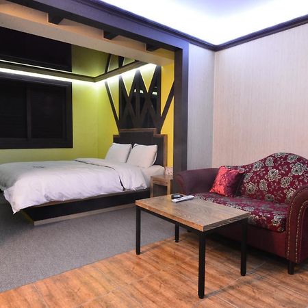 Daegu Mellow Motel Bagian luar foto