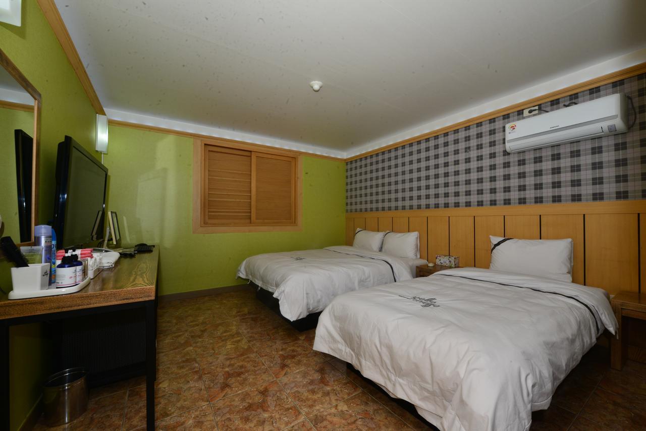 Daegu Mellow Motel Bagian luar foto